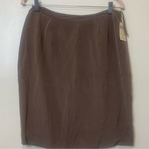 Tahari Women’s Pencil Skirt. Brown. Size 8. NWT.